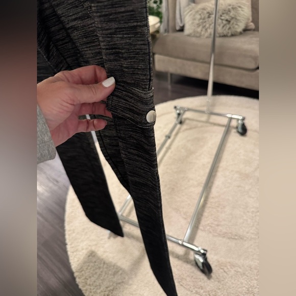 Balance Collection Outdoor Black Grey Flare Pants Size Small NWT - Picture 6 of 12